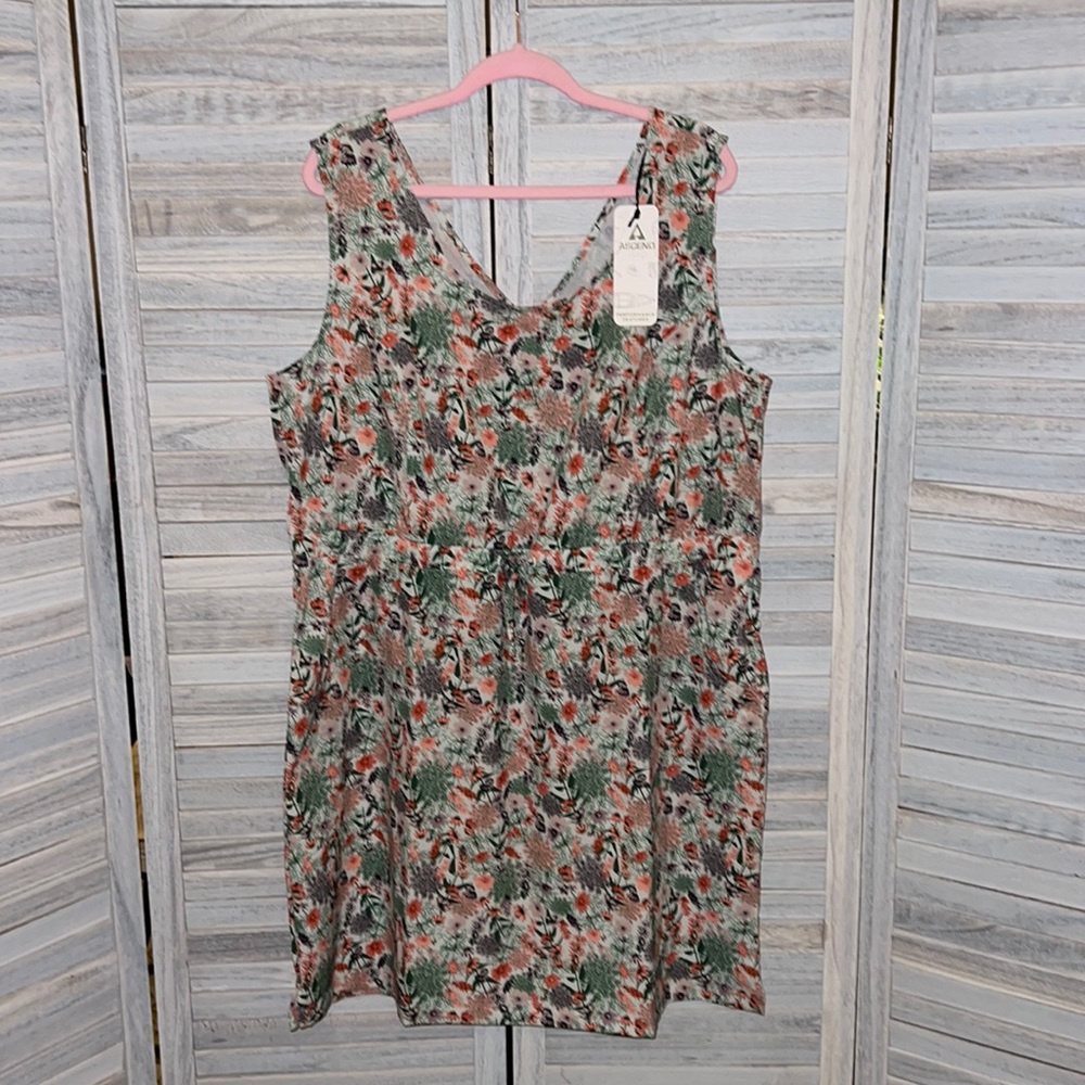 NWT Ascend Womens Wildflower Tech Dress XXL